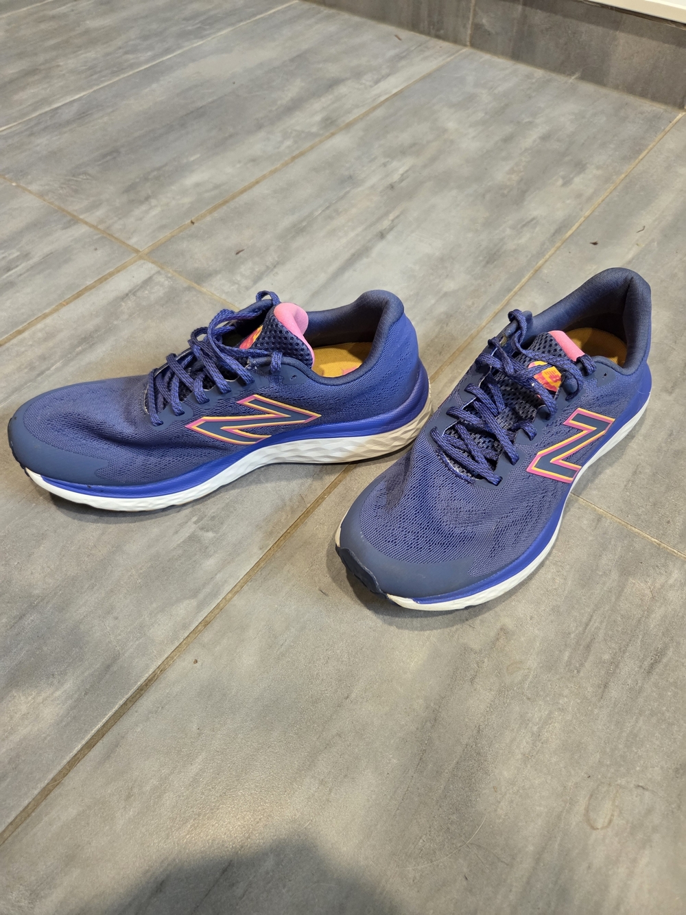 New Balance 680v7 Women's Running Shoes Purple Pink Size 9.5